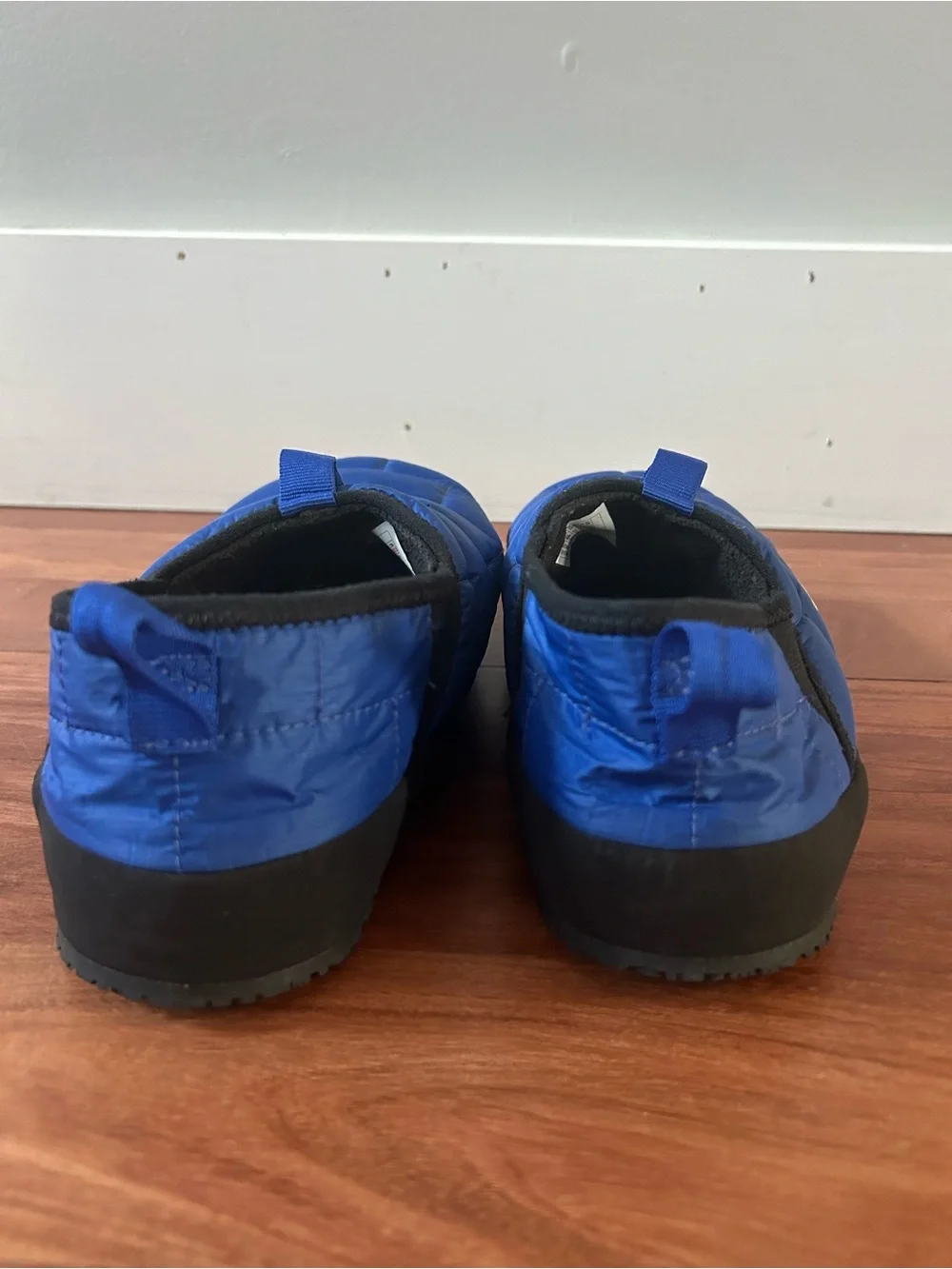 The North Face Youth ThermoBall Traction Mules II Blue Black Slippers Size 6